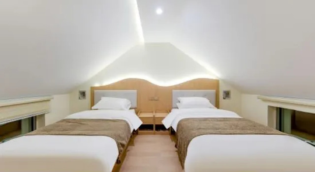 Четырёхместный семейный люкс Yunyou Light Luxury Homestay (Burqin Branch)