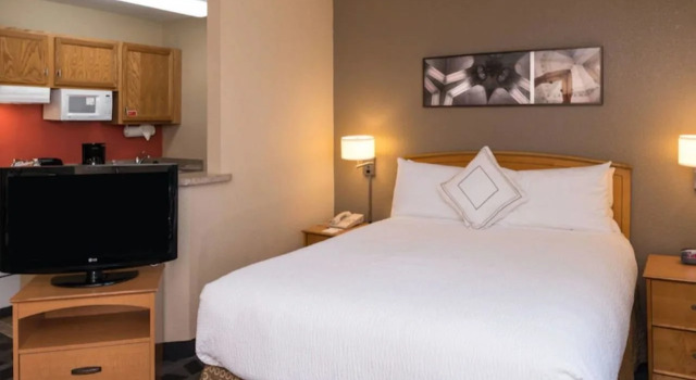 TownePlace Suites by Marriott Anaheim Maingate Near Angel Stadium, Забронировать Отель СПА-отели Анахайм, рядом с Business Expo Center, SPA-услуги