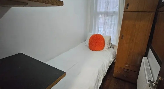 Номер Standard SnoozeDen Wellesley - Near to Slough Station