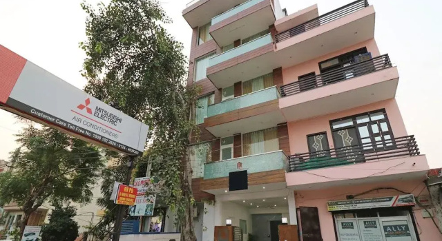 OYO 22584 Rv Homes, Забронировать Отель Гургаон 