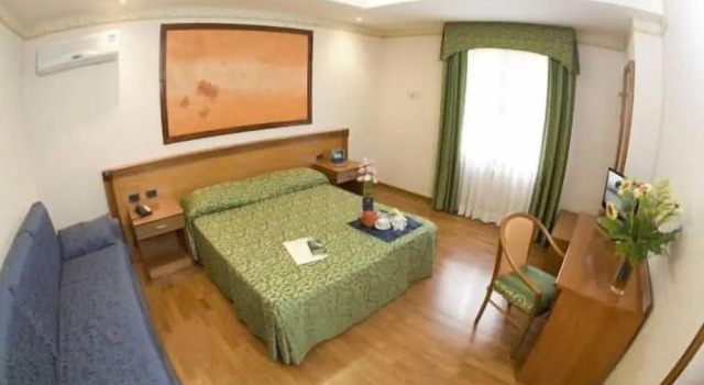 Двухместный номер Standard с балконом Hotel Verdi