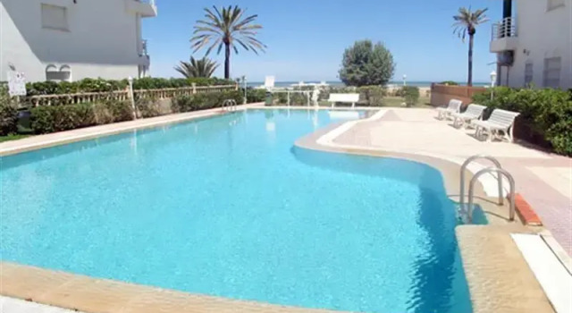 Apartment with terrace in Denia