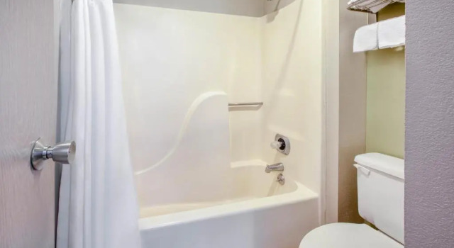 Номер Standard Baymont by Wyndham Grand Rapids Airport