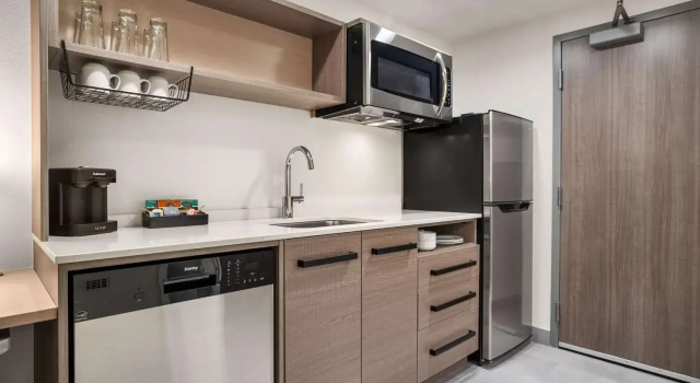Трёхместный люкс Home2 Suites By Hilton Indianapolis North At Intech Park