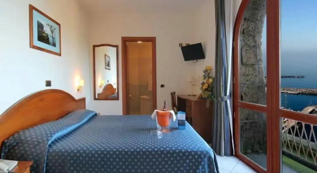 Трёхместный номер Standard HR Hotel & Spa