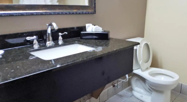 Номер Standard Baymont by Wyndham Belleville Airport Area Free Airport Shuttle