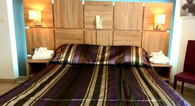 Полулюкс Hôtel Jeanne dArc