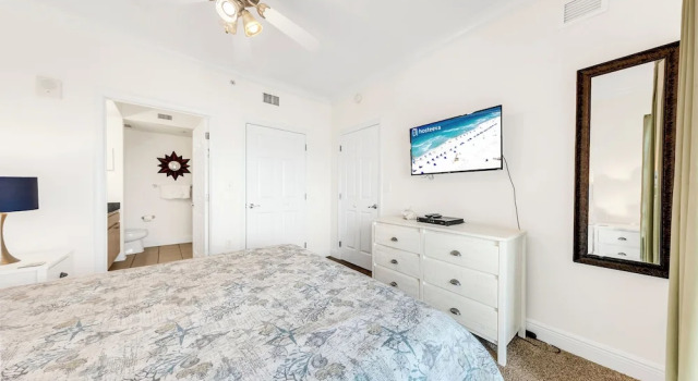 Номер Comfort Crystal Tower Condos