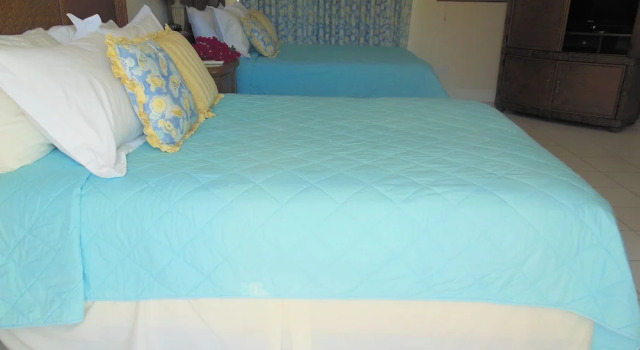 Четырёхместный номер Standard с балконом Winter Haven Inn