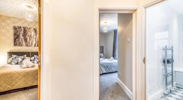 City & Beach at Your Reach - Courtyard & Parking, Забронировать Апартаменты/квартира Портсмут Хэмпшир, рядом с Southsea Model Village