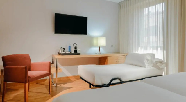 Трёхместный номер Standard Hesperia Zaragoza Centro