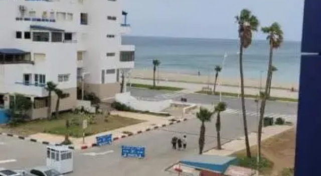 Très belle Appartement Martil Beach, Rezerwuj Apartament Hotele w Tanger-Tetouan z parkingiem, Parking