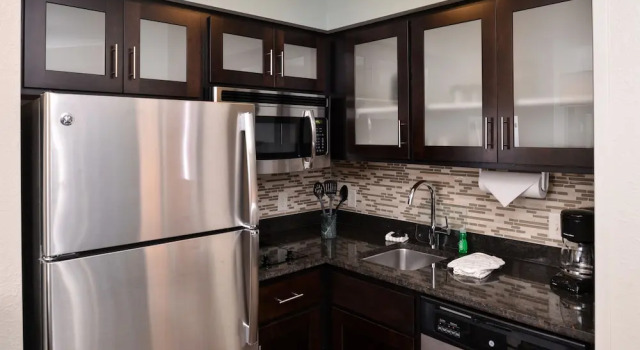 Люкс Staybridge Suites Sioux Falls at Empire Mall by IHG