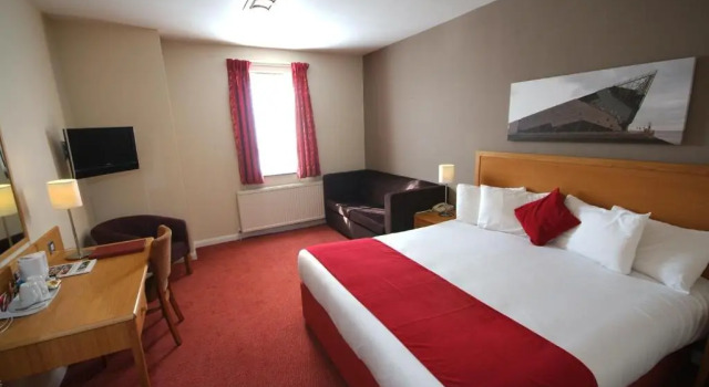 Семейный номер Standard Kingstown Hotel by Greene King Inns