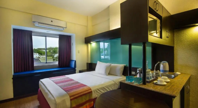 Люкс Microtel by Wyndham Batangas