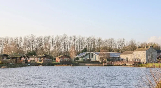 Коттедж Lakeside 12