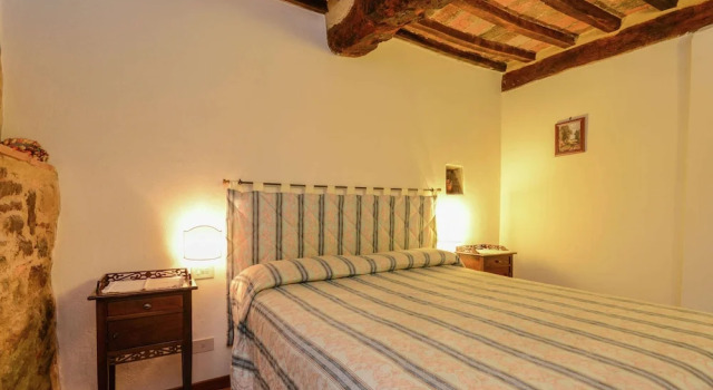 Коттедж Stunning Holiday Home in Umbria with Hot Tub