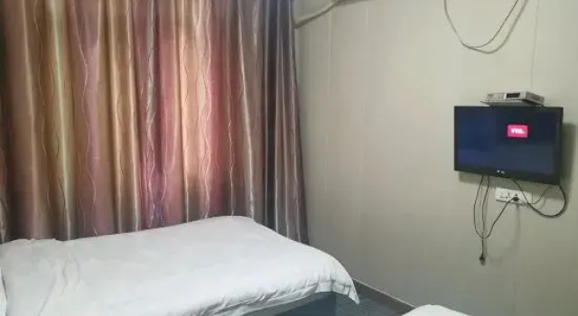 Одноместный номер Standard Holiday hotel