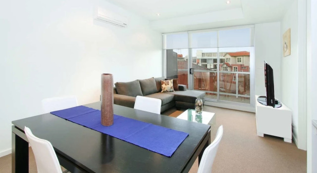 St Kilda Location and Style