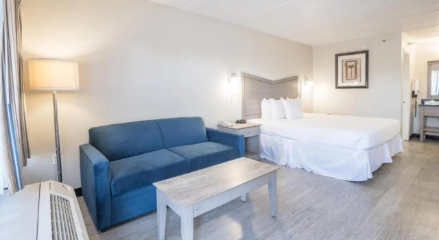 Номер Standard с видом на бассейн Ocean Coast Hotel at the Beach Amelia Island