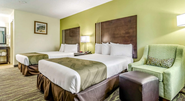 Четырёхместный номер Standard Quality Inn & Suites Creedmoor - Butner
