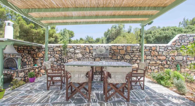 Votana Studios, Prenota Hotel Aliki Paro