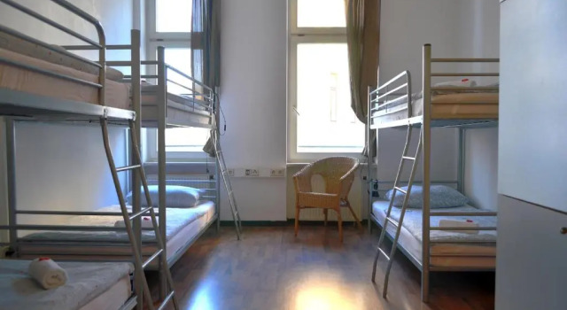 Bett im Wohnheim Oskars Absteige