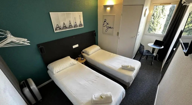 Standard Doppel Zimmer LEscale dAlès HOTEL