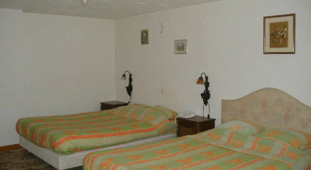 Hostellerie la Sapiniere, Забронировать Отель Отели в центре Врес-сюр-Семуа, в центре