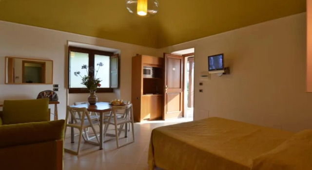 Villa Diomede (in the Dependance 400 mt. far) with Kitchenette Familie Zimmer Hotel Zeus
