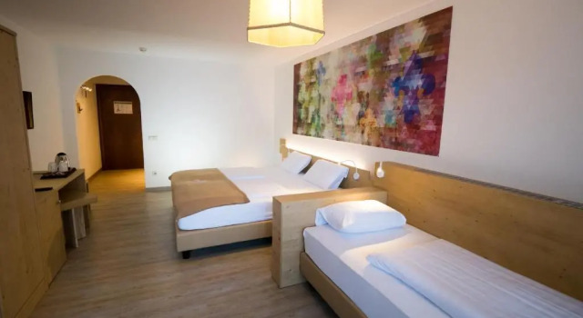 Трёхместный номер Standard Schlosshotel Rosenegg