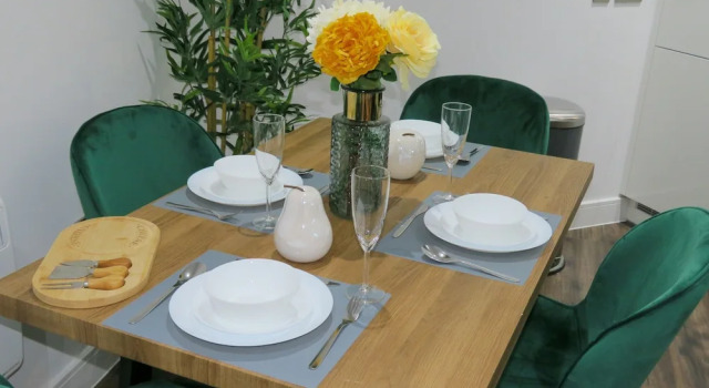 Tudors eSuites JQ Regency Kingsize, Забронировать Апартаменты/квартира Отели Бирмингема с парковкой, рядом с Royal Birmingham Society of Artists, Парковка
