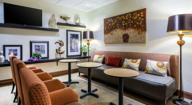 Hampton Inn Clifton Park, Забронировать Отель Клифтон-Парк штат Нью-Йорк, рядом с Bright Horizons