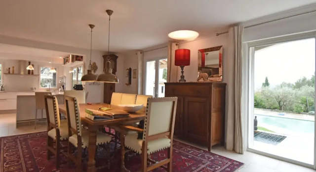 Luxurious Villa in Castillon-du-gard With Outdoor Kitchen