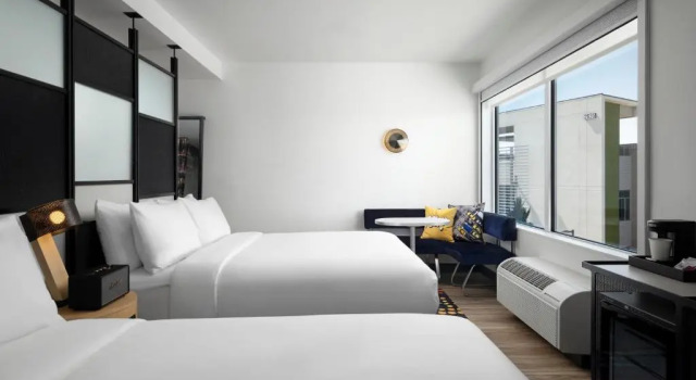 Четырёхместный номер Standard Aloft Henderson