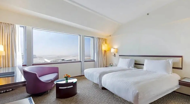 Двухместный номер Premier Regal Airport Hotel
