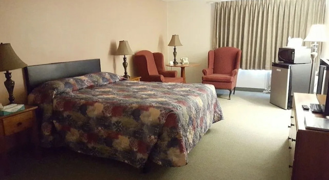 Eagle's Lodge Motel