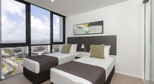 Номер Standard с 2 комнатами с балконом и с видом на океан Qube Broadbeach