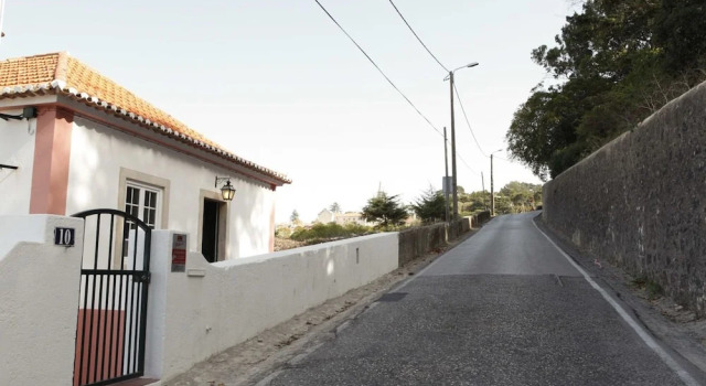 Lovable House in Historical Sintra, Забронировать Отель Отели Кашкайш 3 звезды, рядом с Музей «Маяк Санта-Марта», 3*