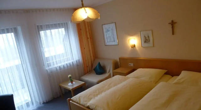 Land-gut-Hotel "Zum Bartl", Rezervovat Hotel Hotely v Bavorsko s parkováním, Parkování