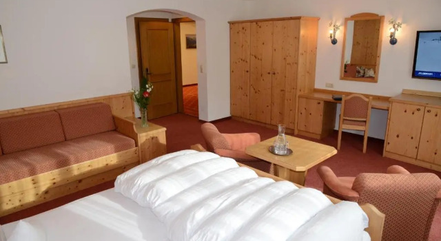 Трёхместный номер Deluxe с балконом "Quality Hosts Arlberg Hotel Garni Mössmer"