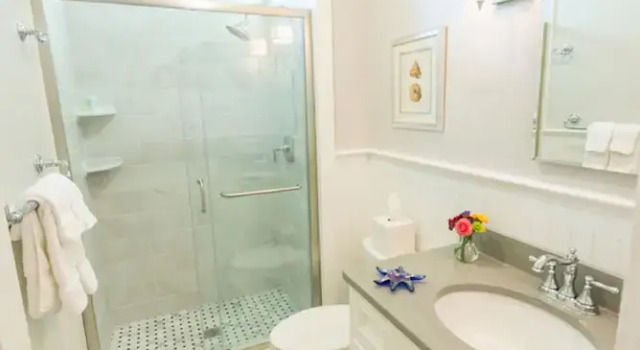 Апартаменты Luxury с 2 комнатами с балконом и с видом на гавань The Newport Lofts - 194 Thames Street