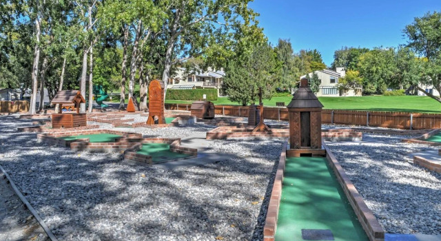 Gorgeous Wapato Point Lakehouse w/ Private Hot Tub, Buchen Sie Ferienhaus Manson Lake Chelan