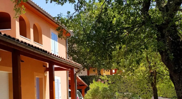 Elegant Villa in Les Mazes With Swimming Pool, Забронировать Вилла Виллы Овернь-Рона-Альпы, Вилла