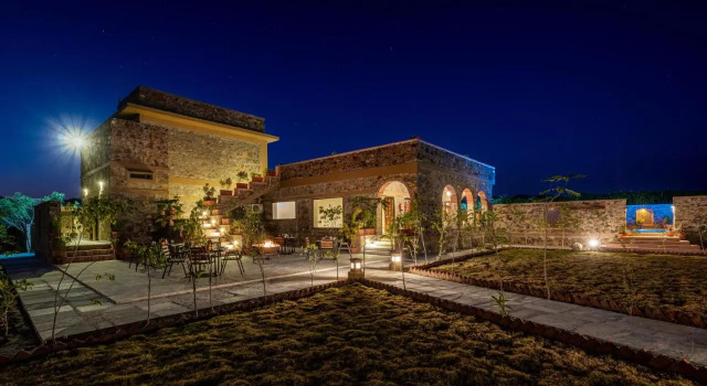 Sariska Courtyard by Armr Hospitality, Rezervovat Hotel Hotely v Tehla s bazénem, Bazén