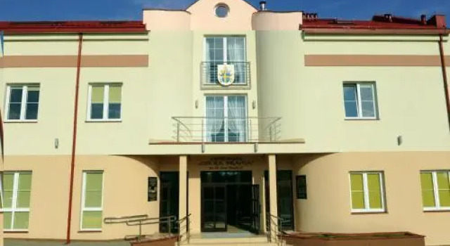 Centrum Ostra Brama im. Jana Pawła II, Забронировать Отель Скаржиско-Каменна Swietokrzyskie Moutains