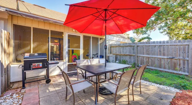 Апартаменты Walk to Beach: Gem w/ Fenced Yard in St Augustine