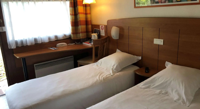 Трёхместный номер Standard Hôtel RL Reims