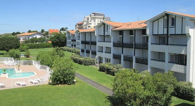 Studio cabine résidence 4 étoiles piscine tennis golf parking privé, Prenota Appartamento Hotel a Aquitania con parcheggio, Parcheggio