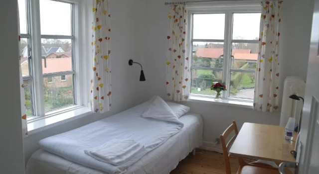 Standard room Emmaus Hostel